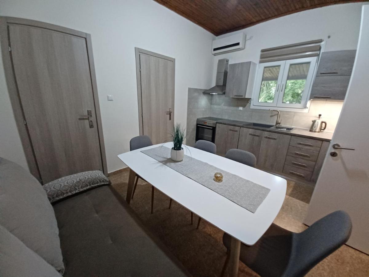Beach House For Up To 9 People Near Olympia Katakolo Exteriör bild