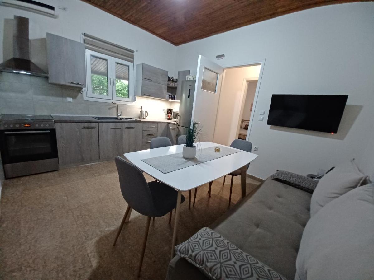 Beach House For Up To 9 People Near Olympia Katakolo Exteriör bild