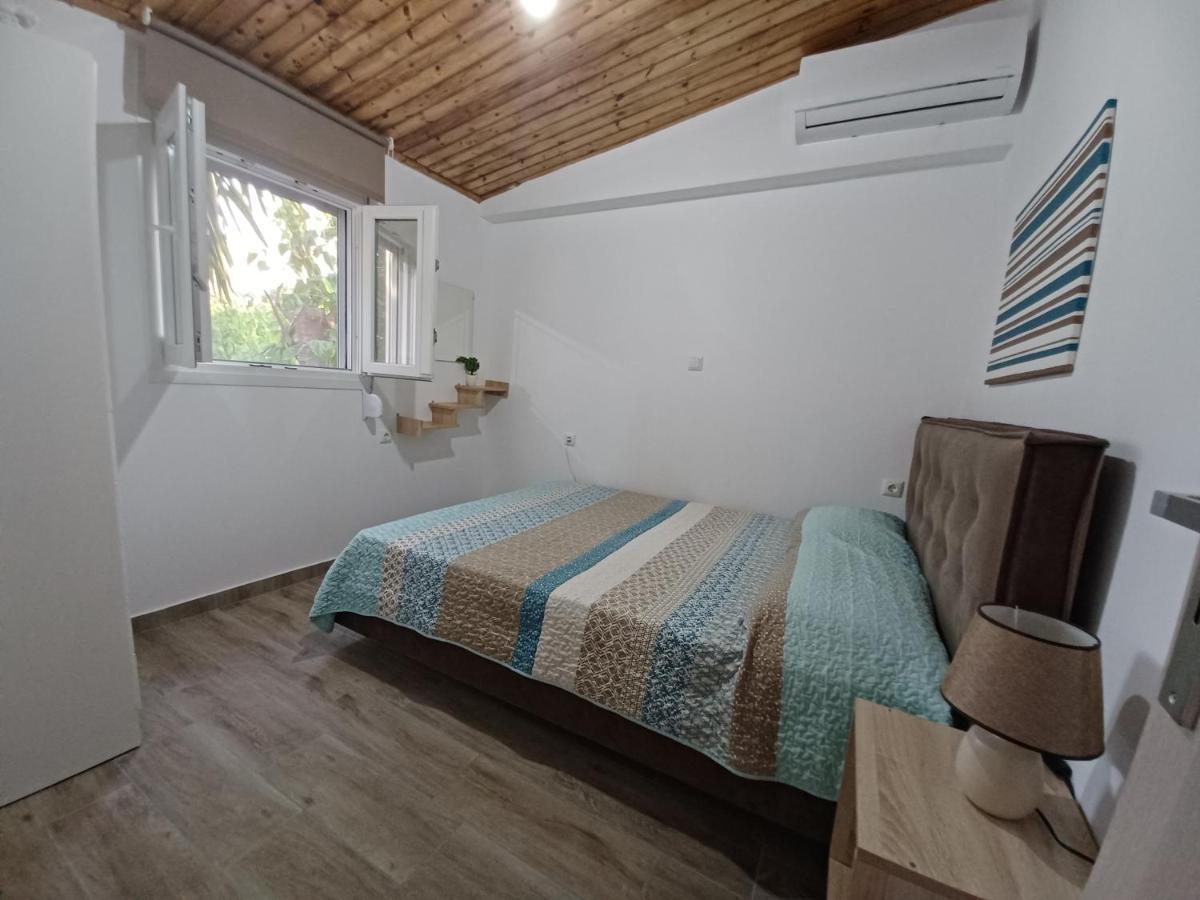 Beach House For Up To 9 People Near Olympia Katakolo Exteriör bild