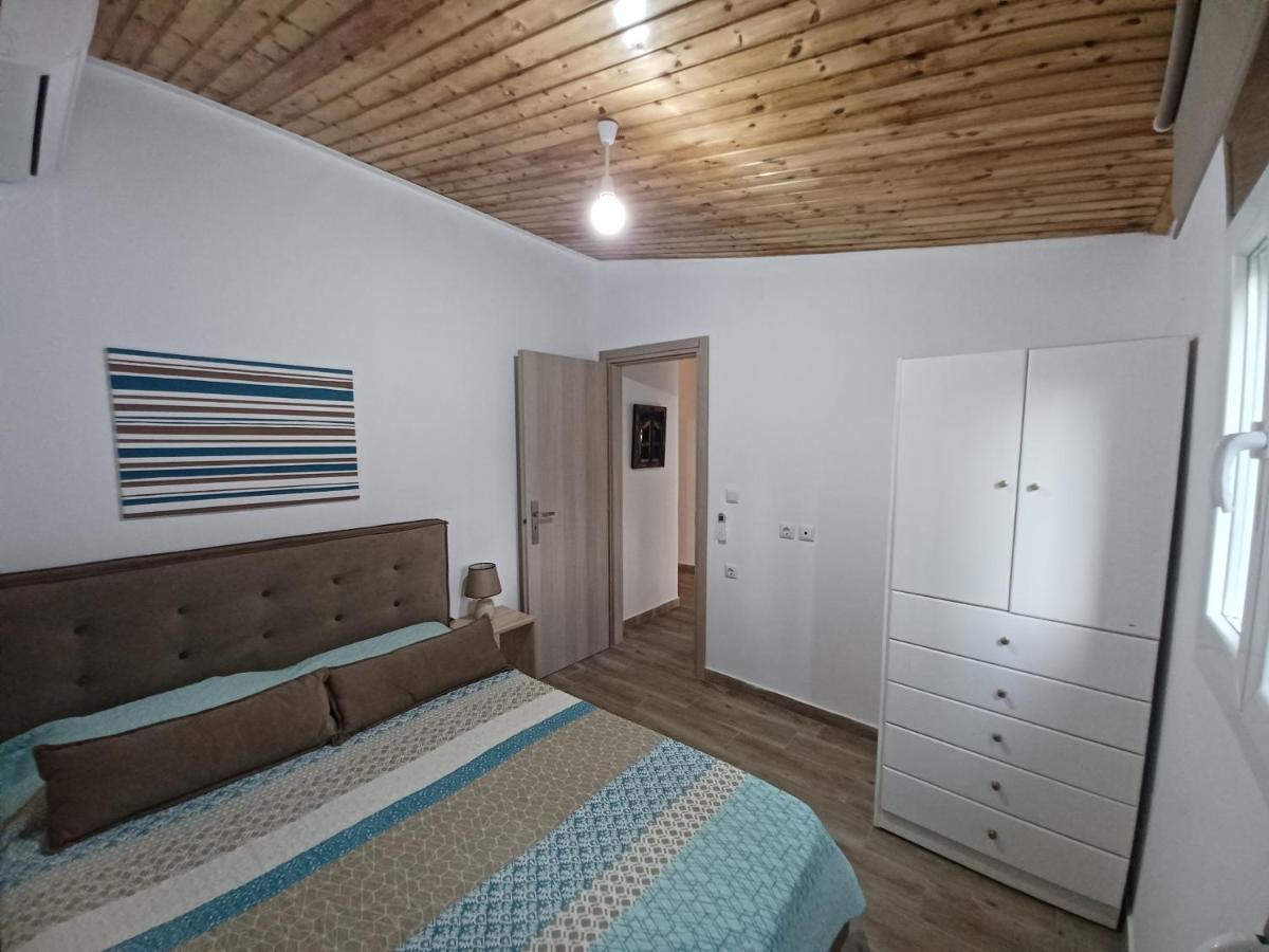 Beach House For Up To 9 People Near Olympia Katakolo Exteriör bild