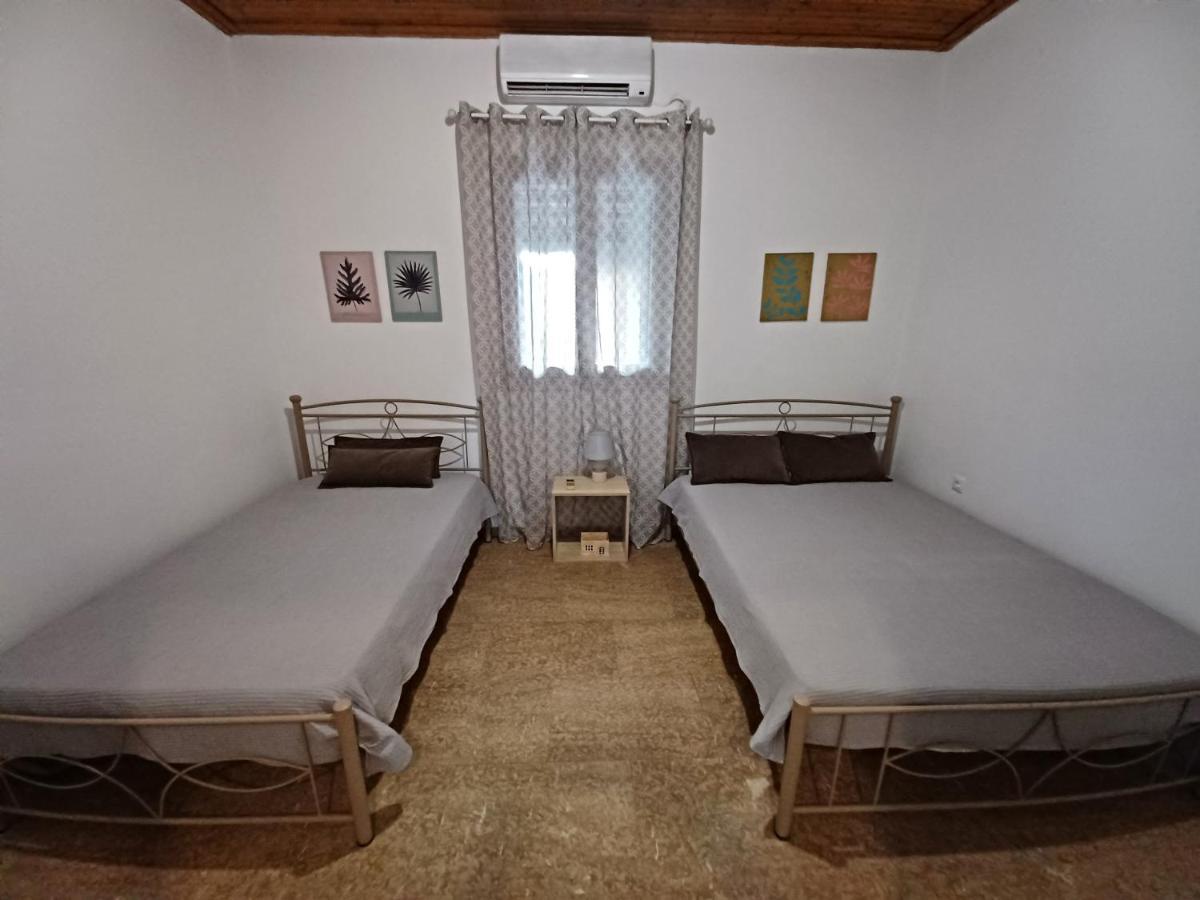 Beach House For Up To 9 People Near Olympia Katakolo Exteriör bild